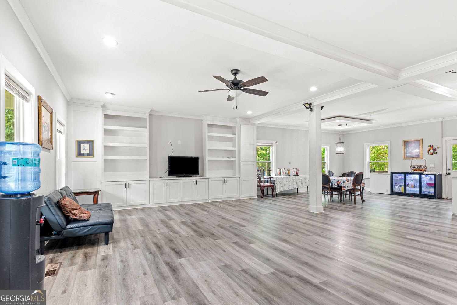 S&B REALTY INC - Residential