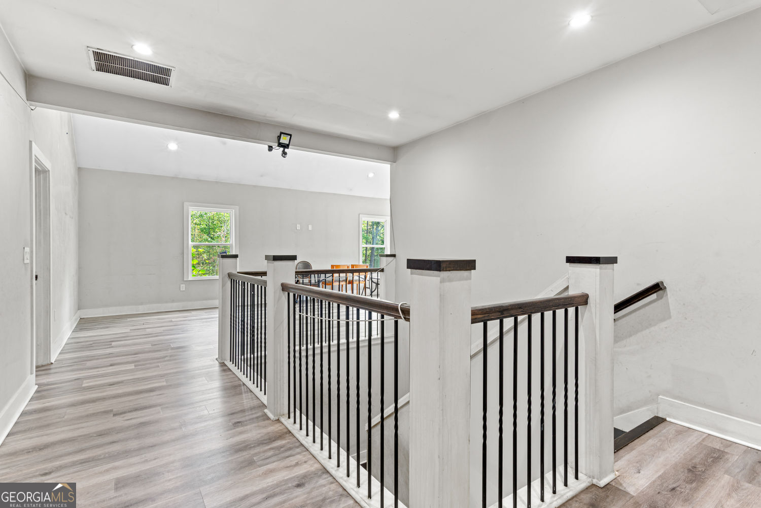 S&B REALTY INC - Residential