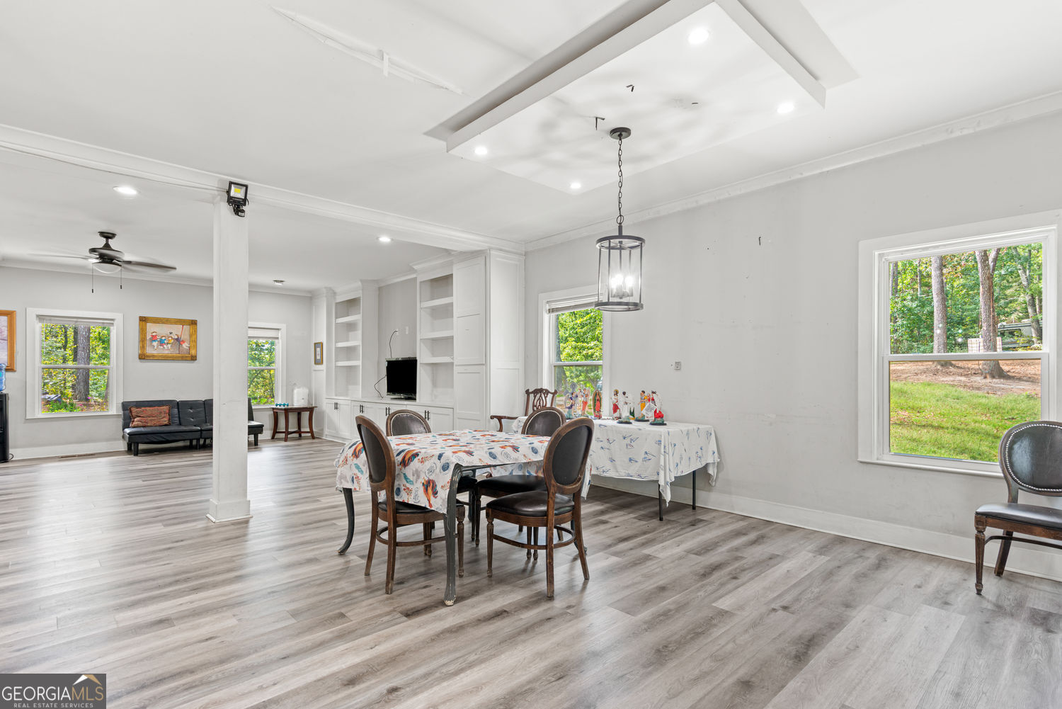 S&B REALTY INC - Residential