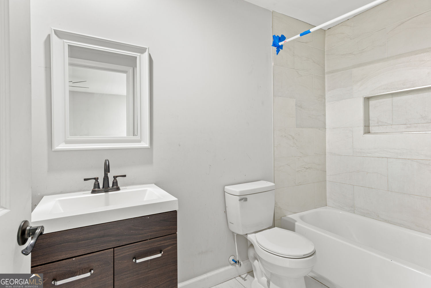 S&B REALTY INC - Residential