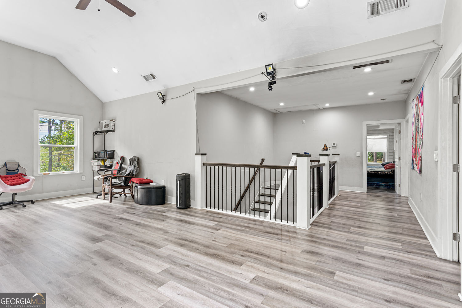 S&B REALTY INC - Residential