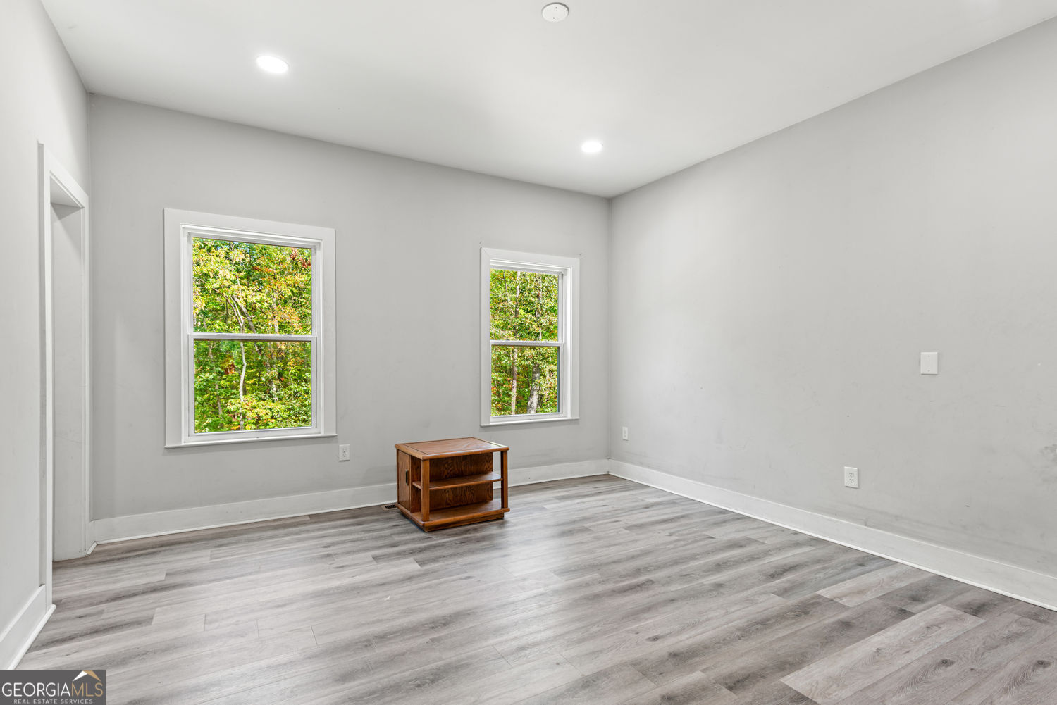 S&B REALTY INC - Residential