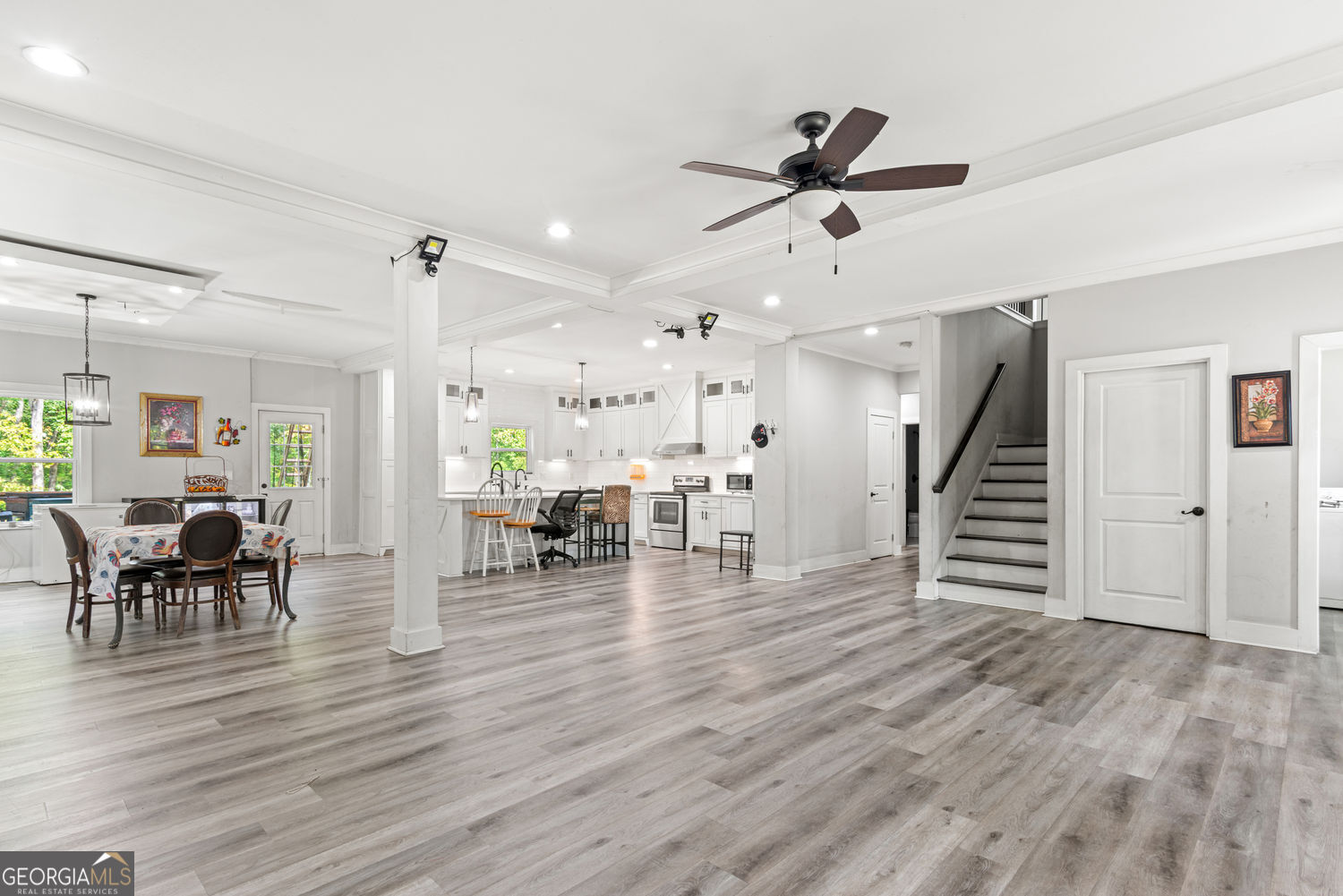 S&B REALTY INC - Residential