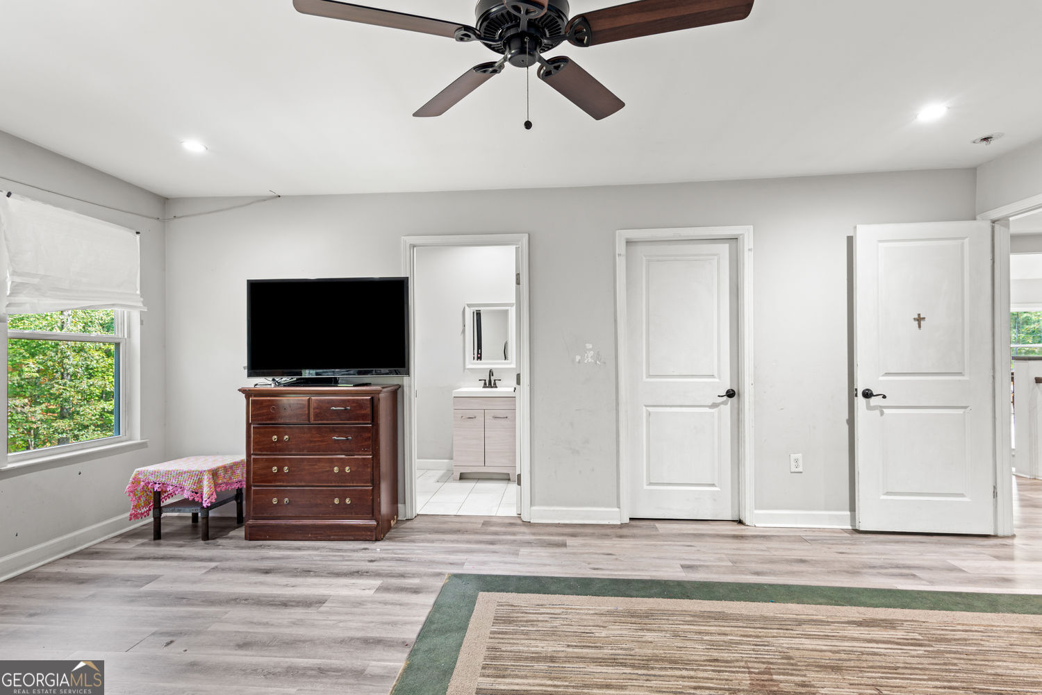 S&B REALTY INC - Residential