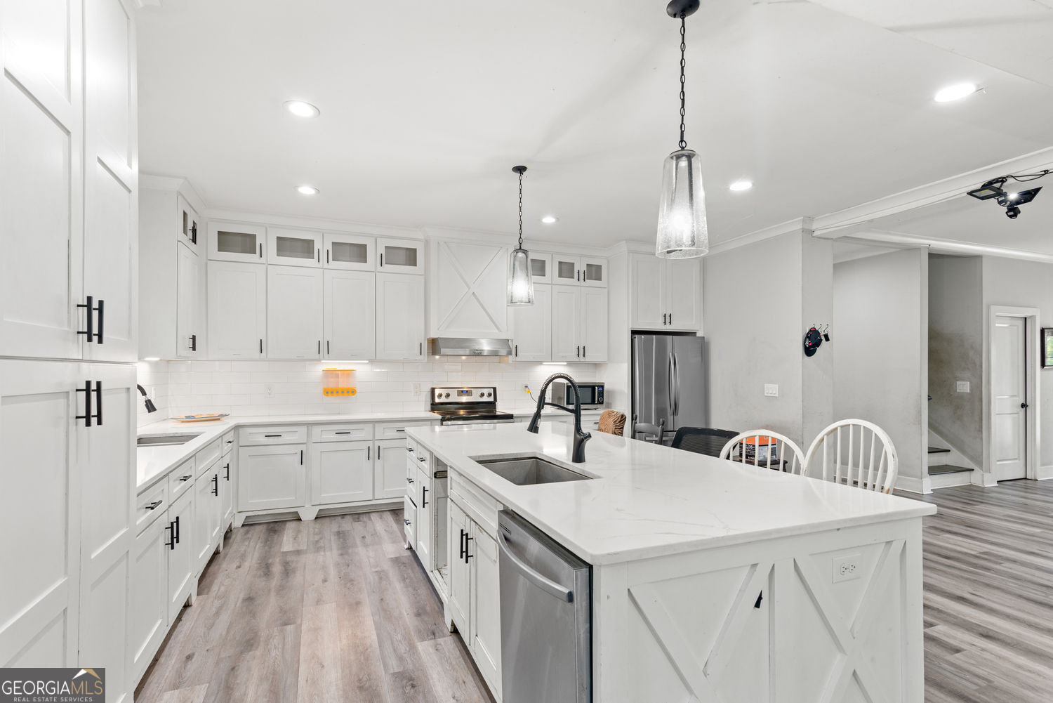 S&B REALTY INC - Residential