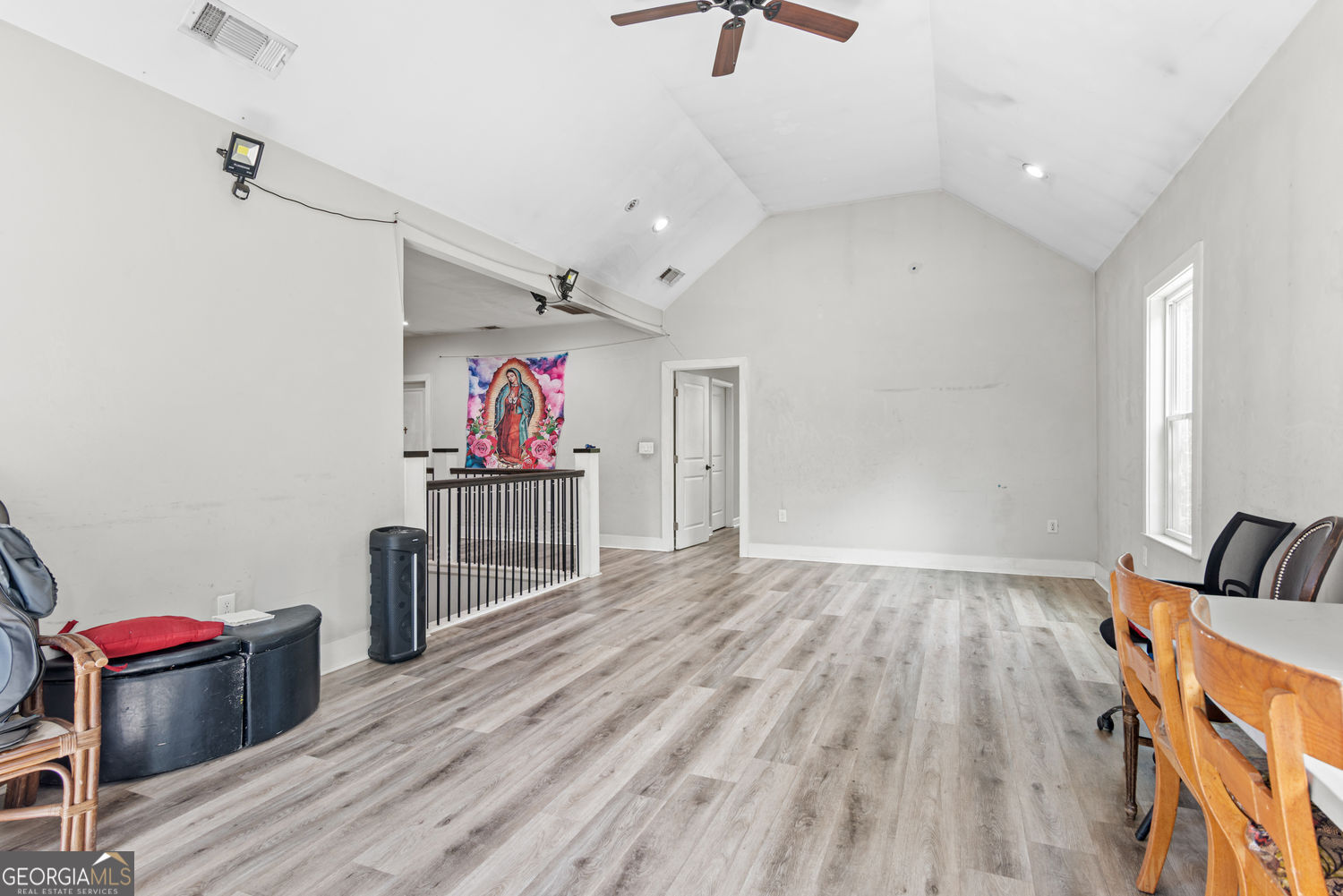S&B REALTY INC - Residential