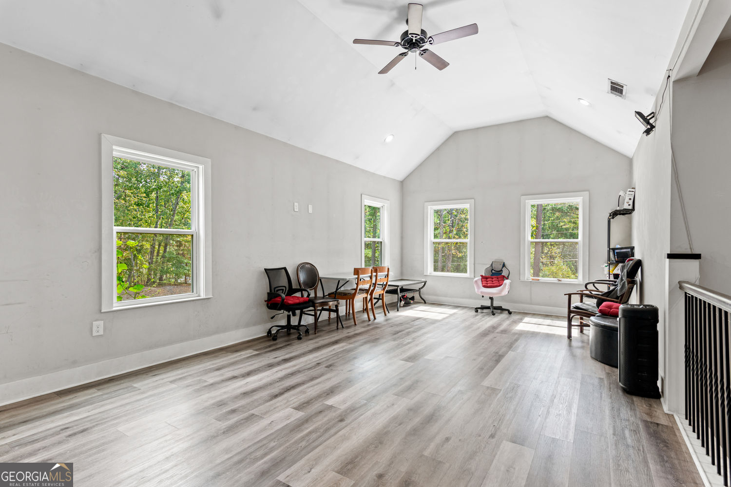S&B REALTY INC - Residential
