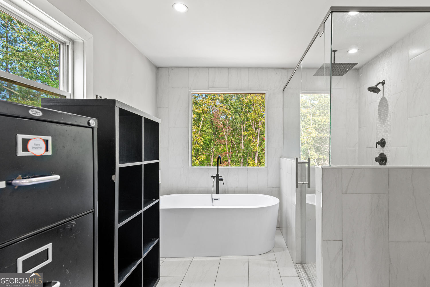 S&B REALTY INC - Residential
