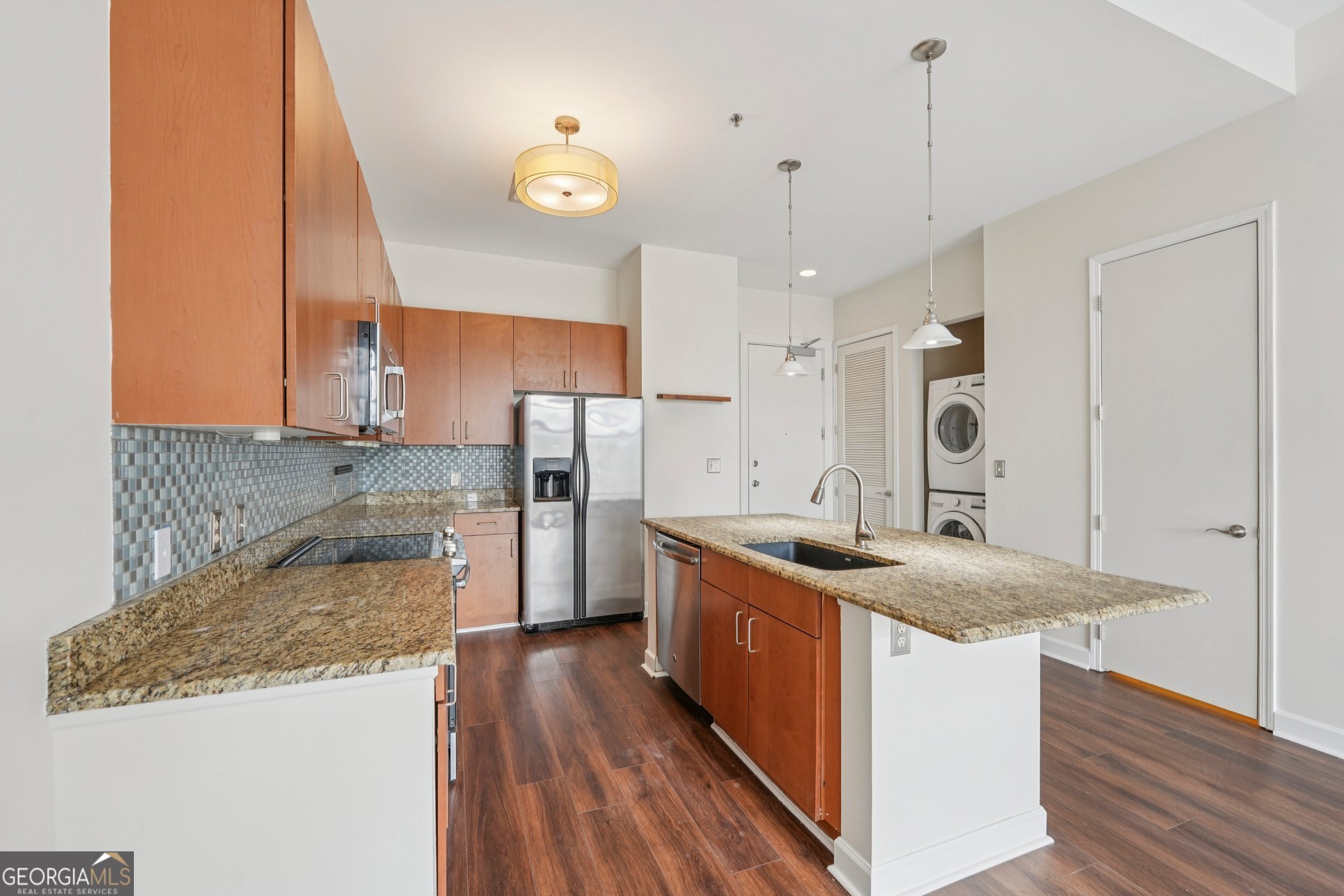 711 Cosmopolitan DR NE 802