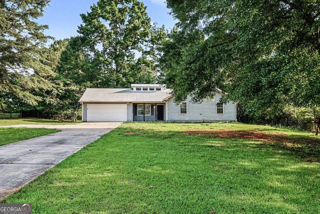 Photo of 163 Sagebrush Road, Stockbridge, GA 30281 (MLS # 10782143)