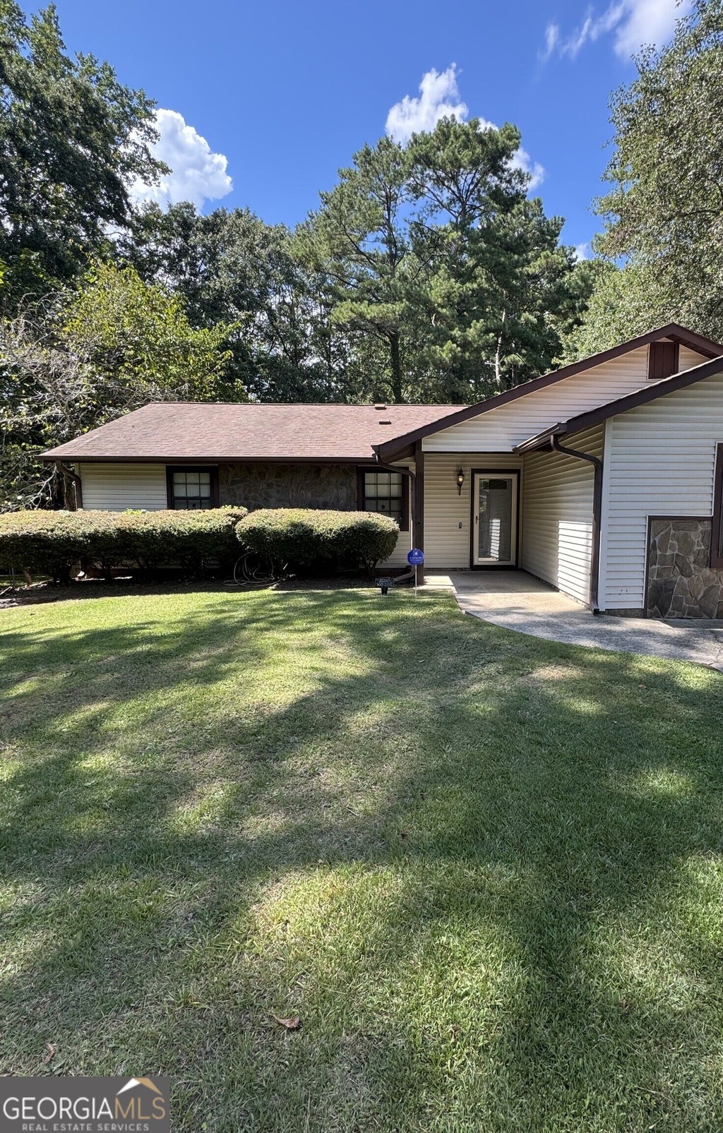 Photo of 9323 Forest Knoll Drive, Jonesboro, GA 30238 (MLS # 10836905)