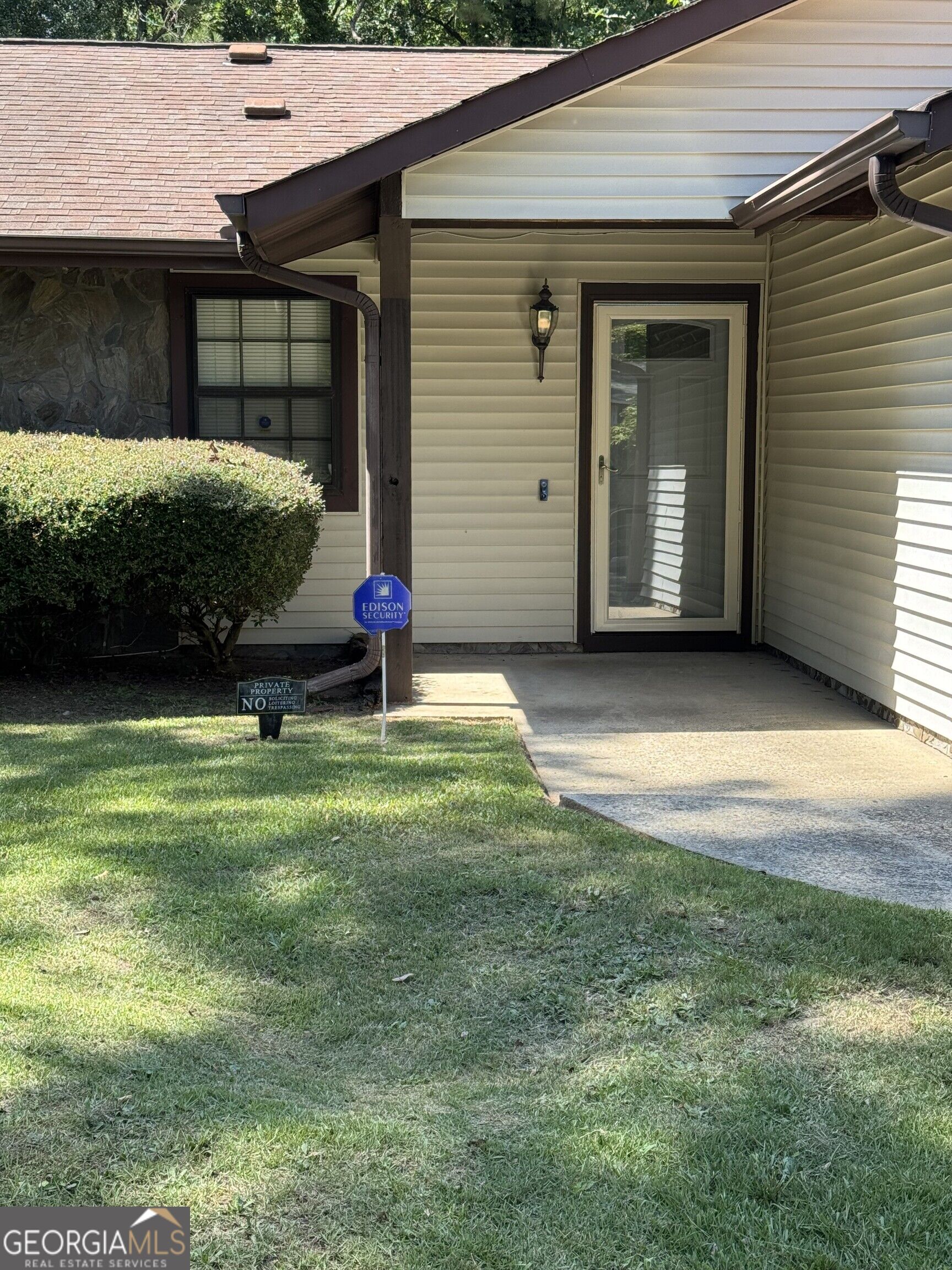 9323 Forest Knoll DR
