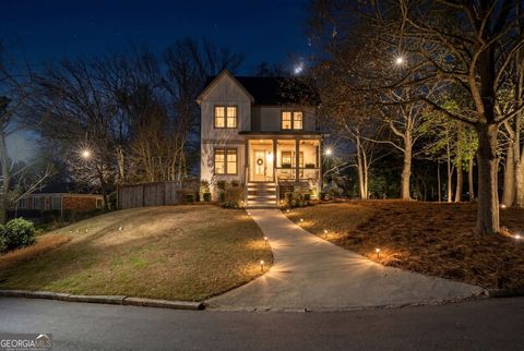 Photo of 2090 Claude Street NW, Atlanta, GA 30318 (MLS # 10710738)