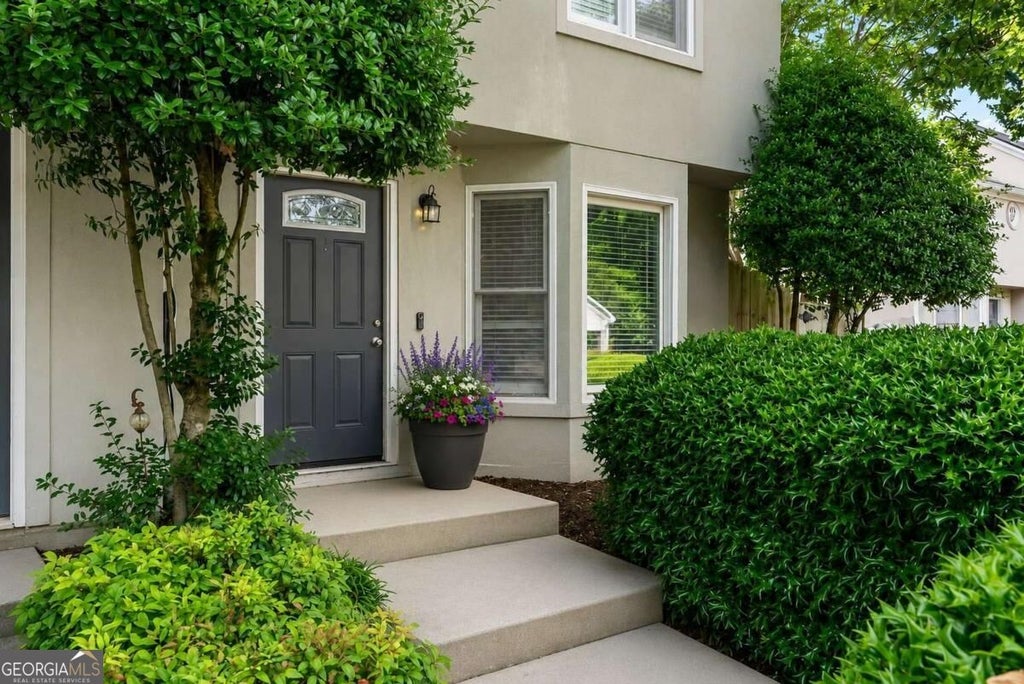Photo of 502 Defoors Lndg LNDG NW, Atlanta, GA 30318 (MLS # 10871050)