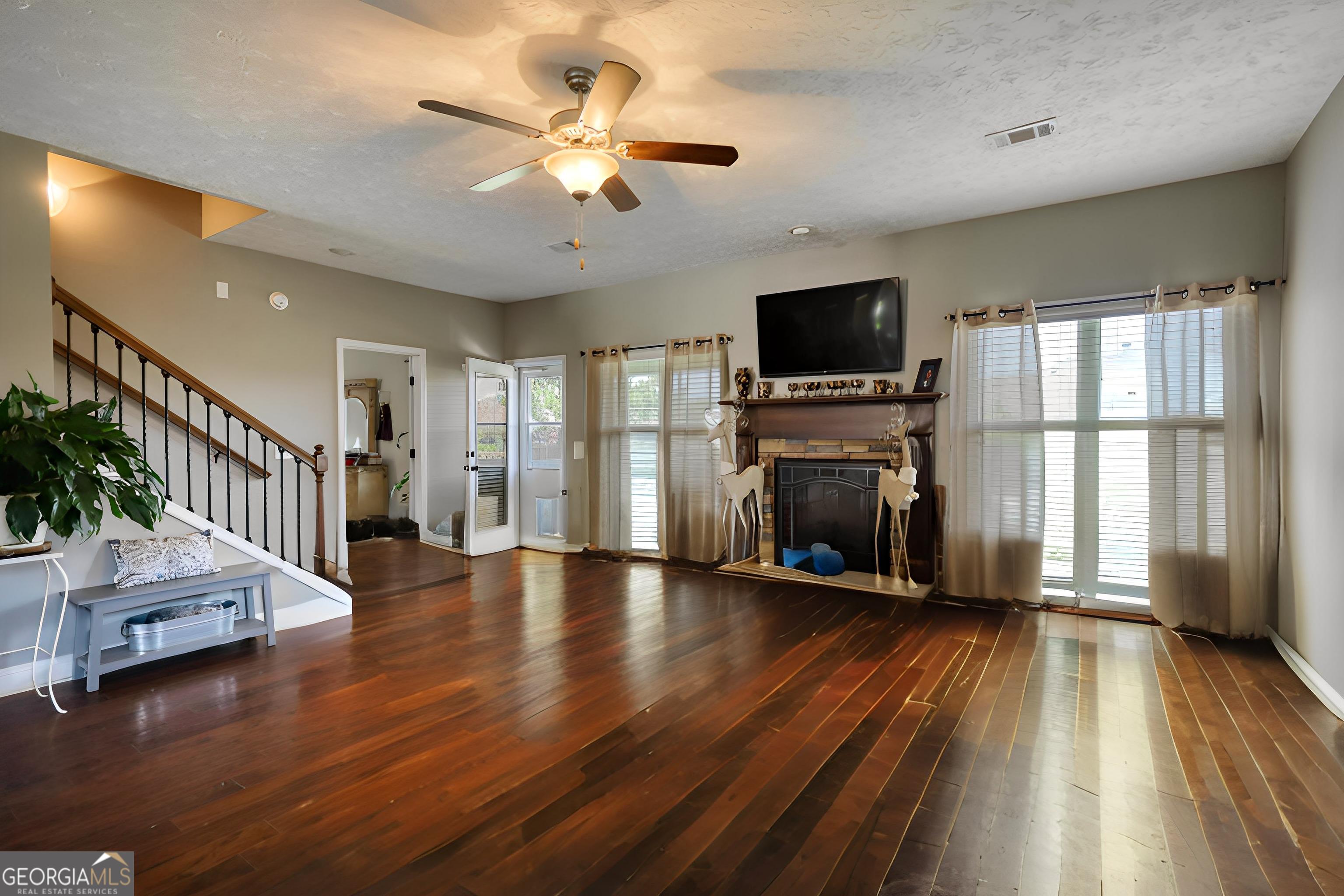 8996 Orchard Valley LN