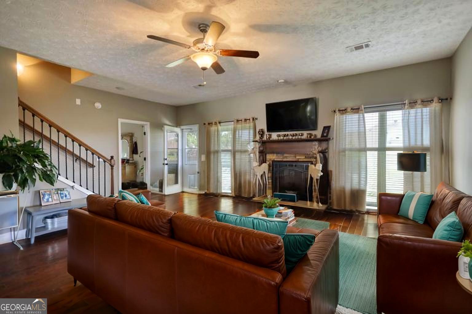 8996 Orchard Valley LN