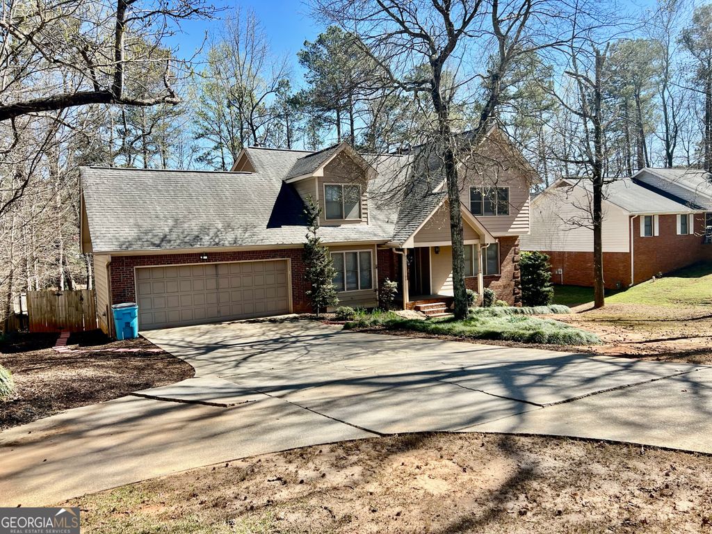 Photo of 4811 SE West Lake Drive, Conyers, GA 30094 (MLS # 10637053)