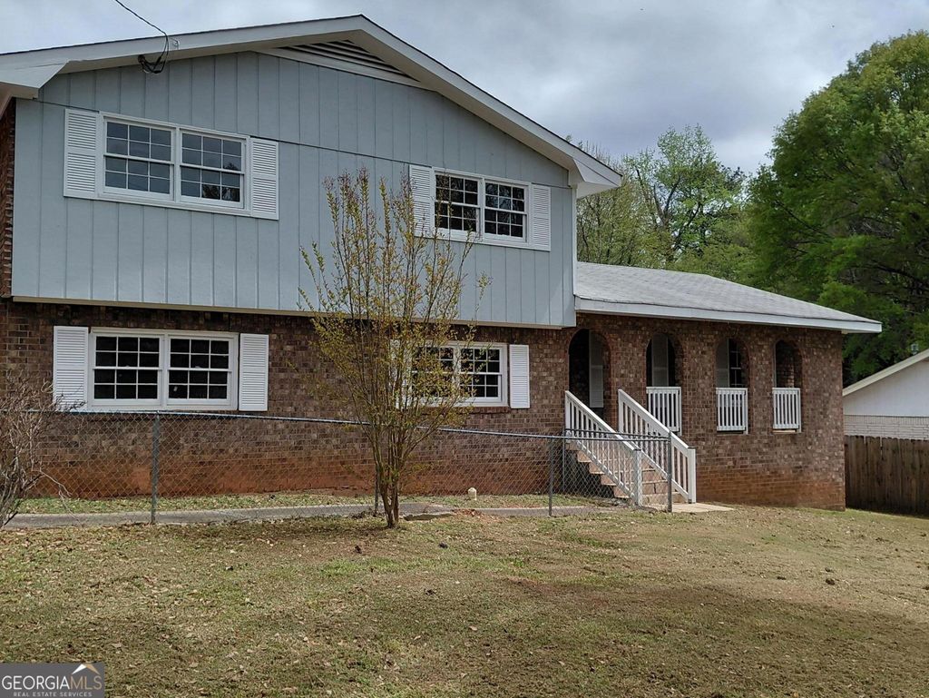 Photo of 6684 Londonderry Drive, Morrow, GA 30260 (MLS # 10764370)