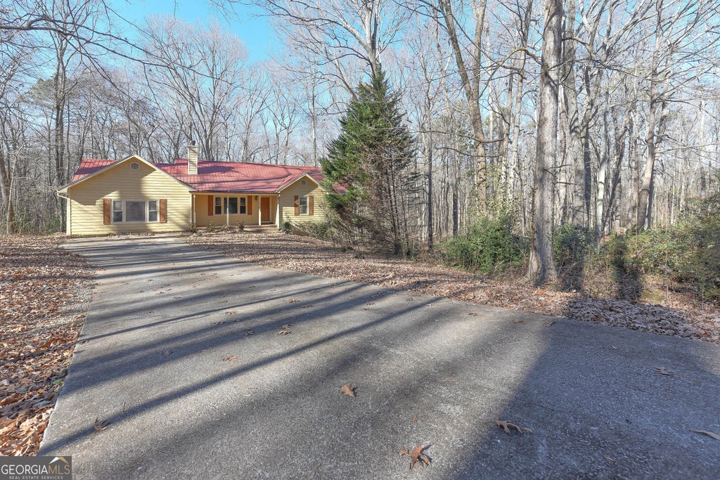 Photo of 170 Vineyard Drive, Newnan, GA 30265 (MLS # 10843282)