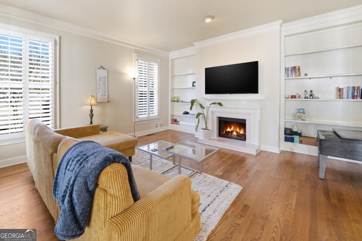 6191 Forest Hills LN