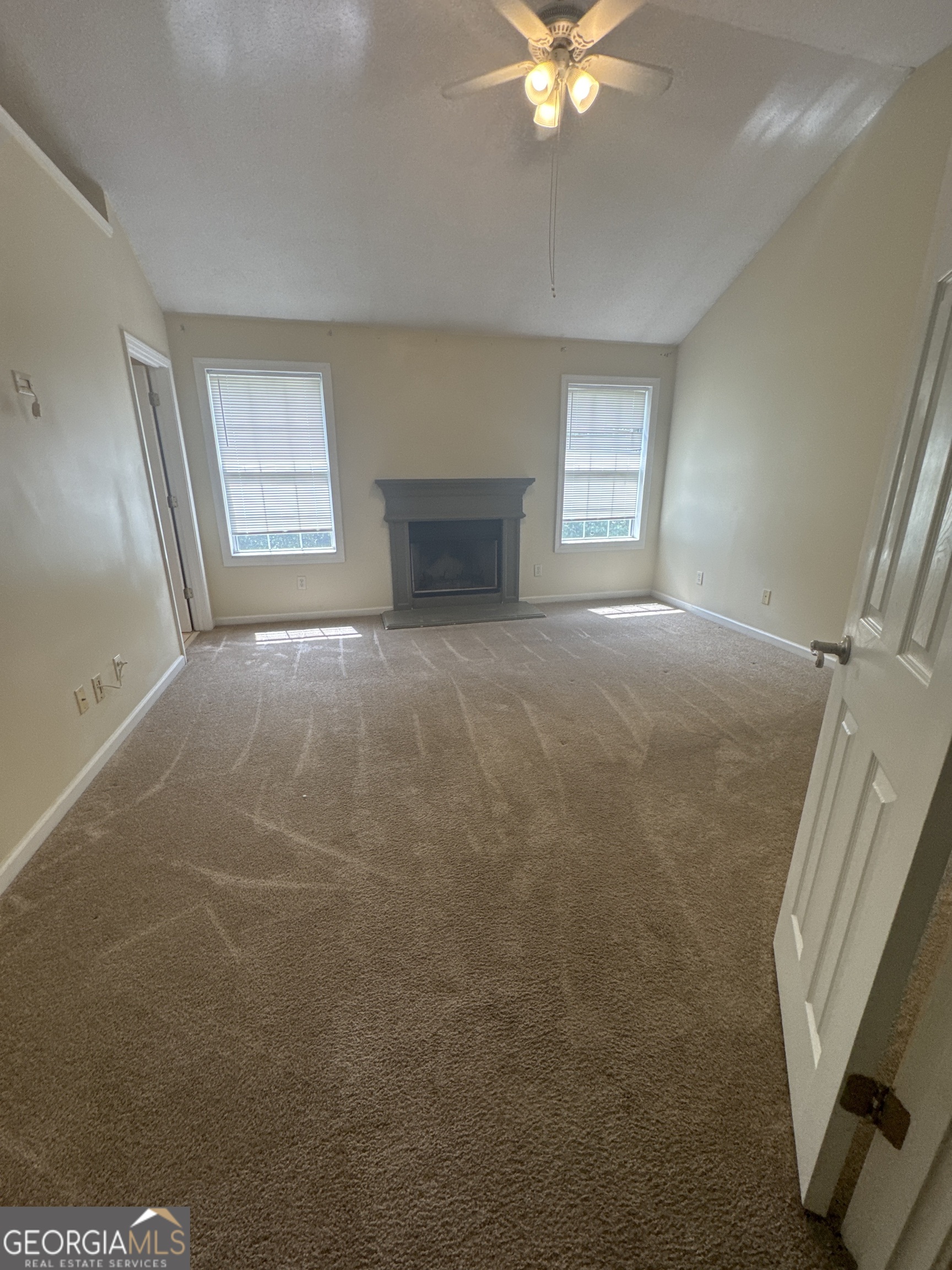 2441 Charleston Pointe CT SE