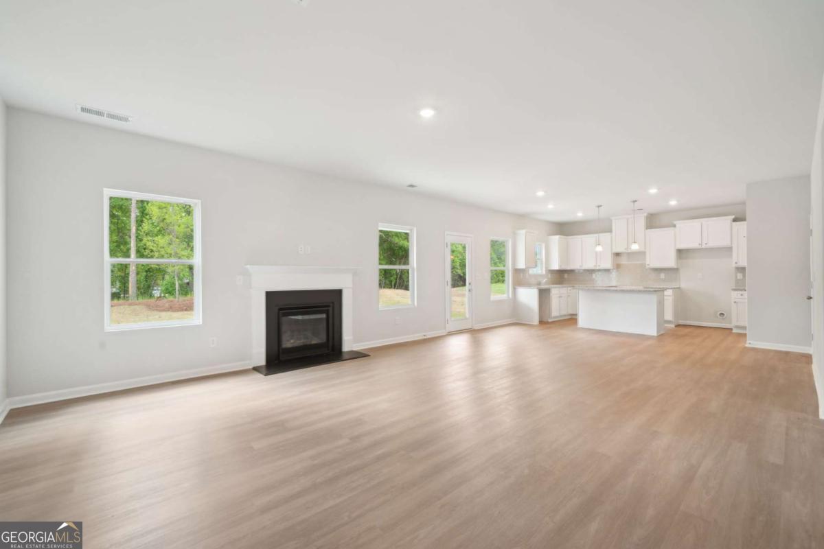3633 Squires Park LN