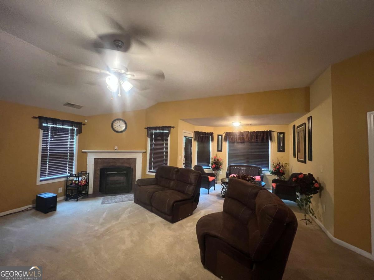 129 Colonial CT