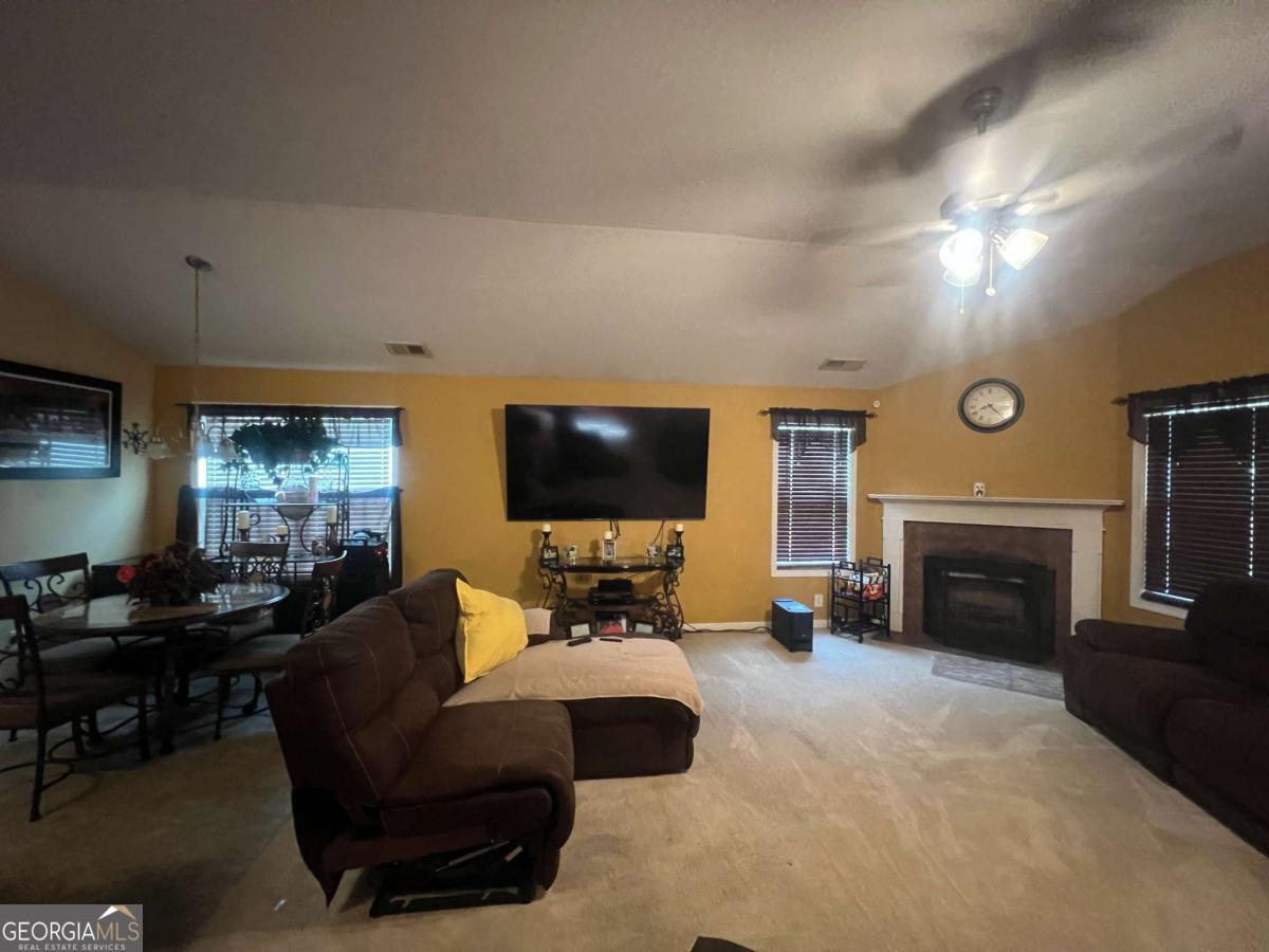129 Colonial CT