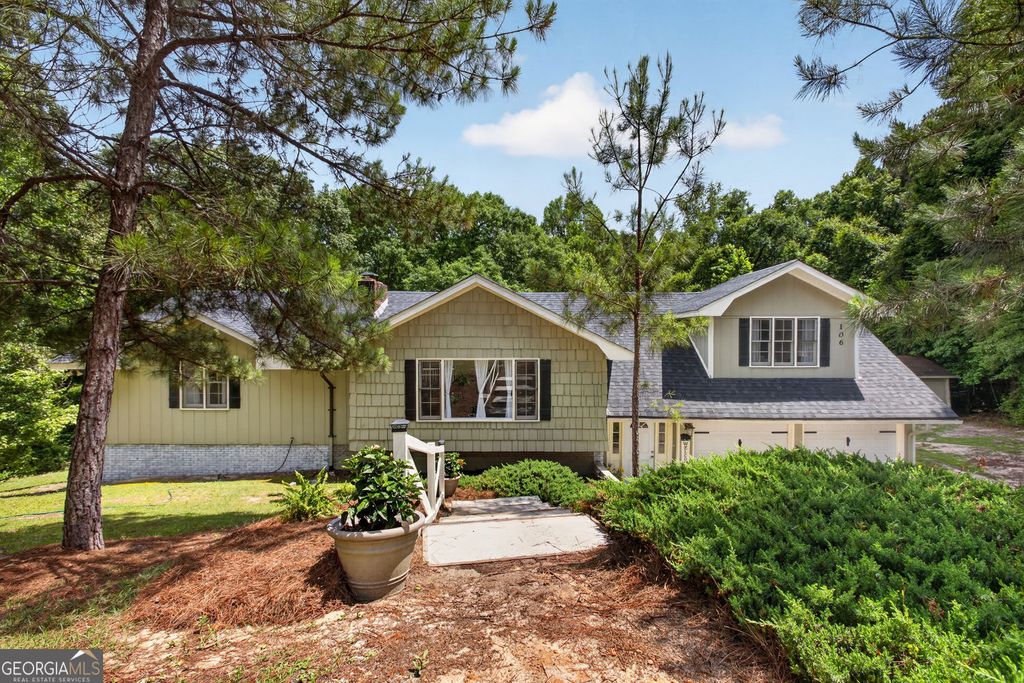 Photo of 106 Pickett Court, Warner Robins, GA 31093 (MLS # 10774859)