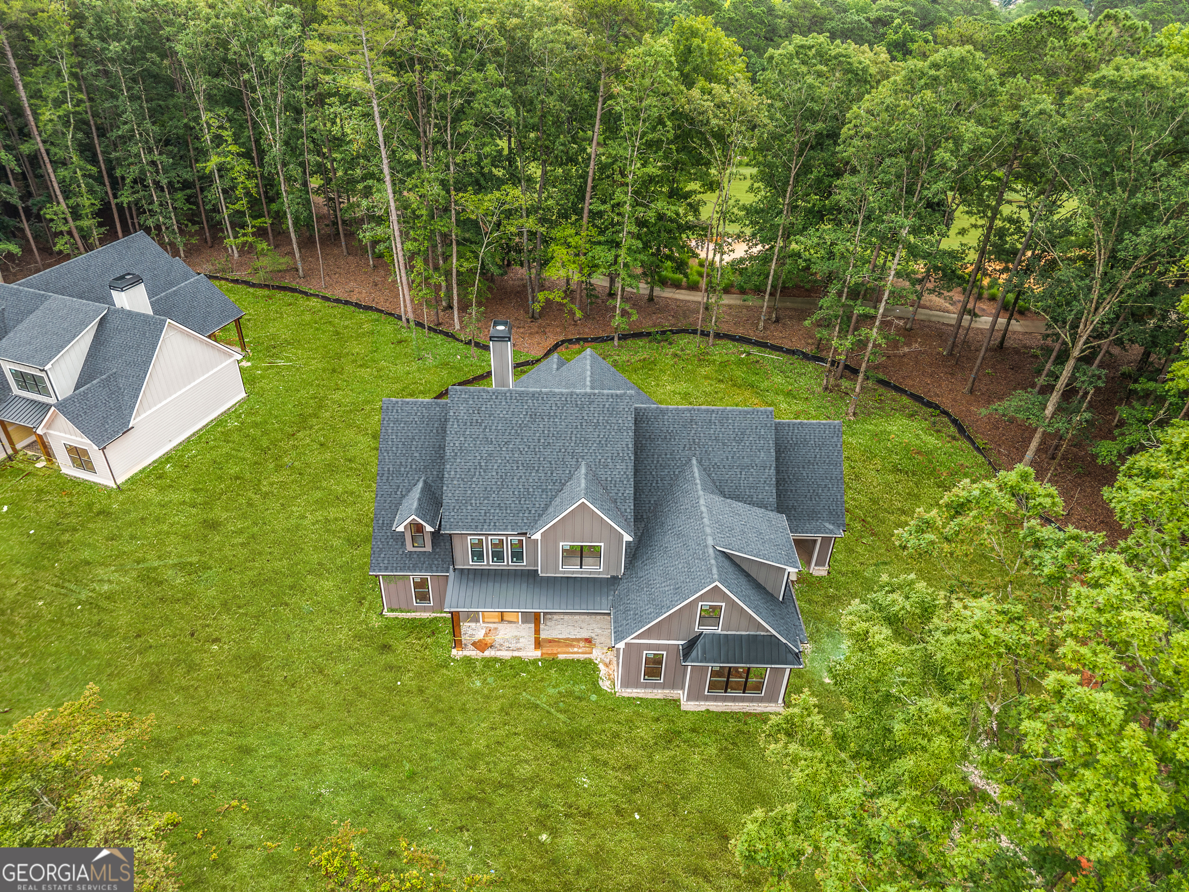 1320 Lake DR