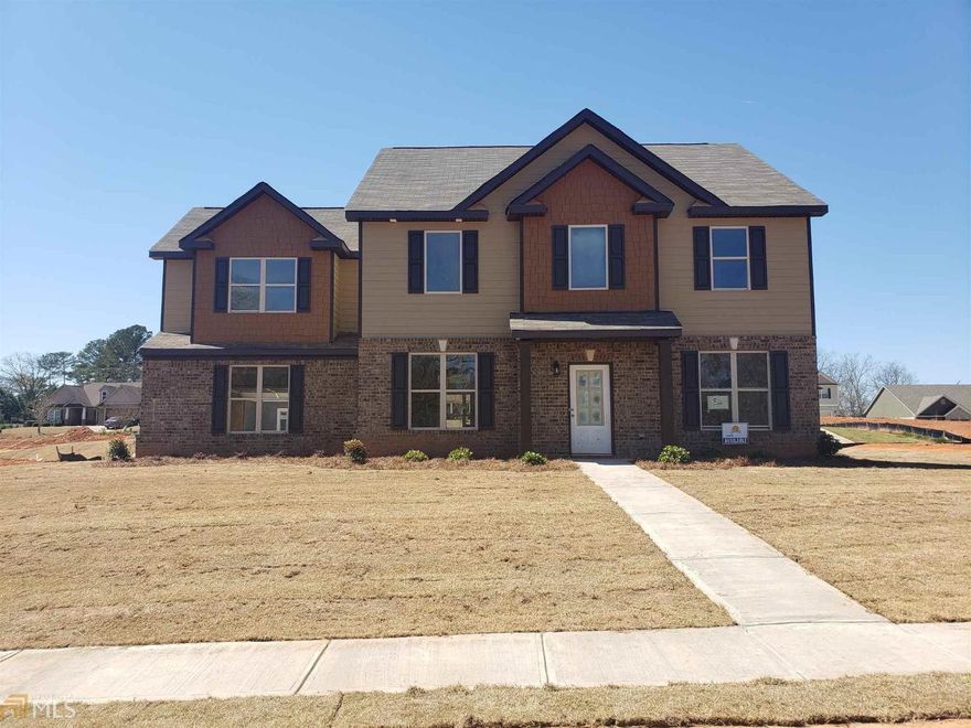 The Avon (B ) is an open and spacious home with 5 bedrooms and 4 full baths. The kitchen features 42 inch cabinets with crown molding, granite countertops, backsplash, stainless steel appliances, Island, breakfast area. The owner's suite features trey ceiling and the owner's spa has a 6 foot tub standard! Call agent for current incentives!