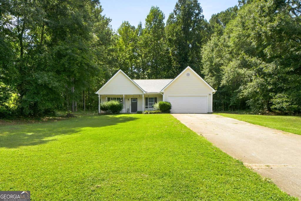 Photo of 315 Wild Turkey Lane, Locust Grove, GA 30248 (MLS # 10828382)