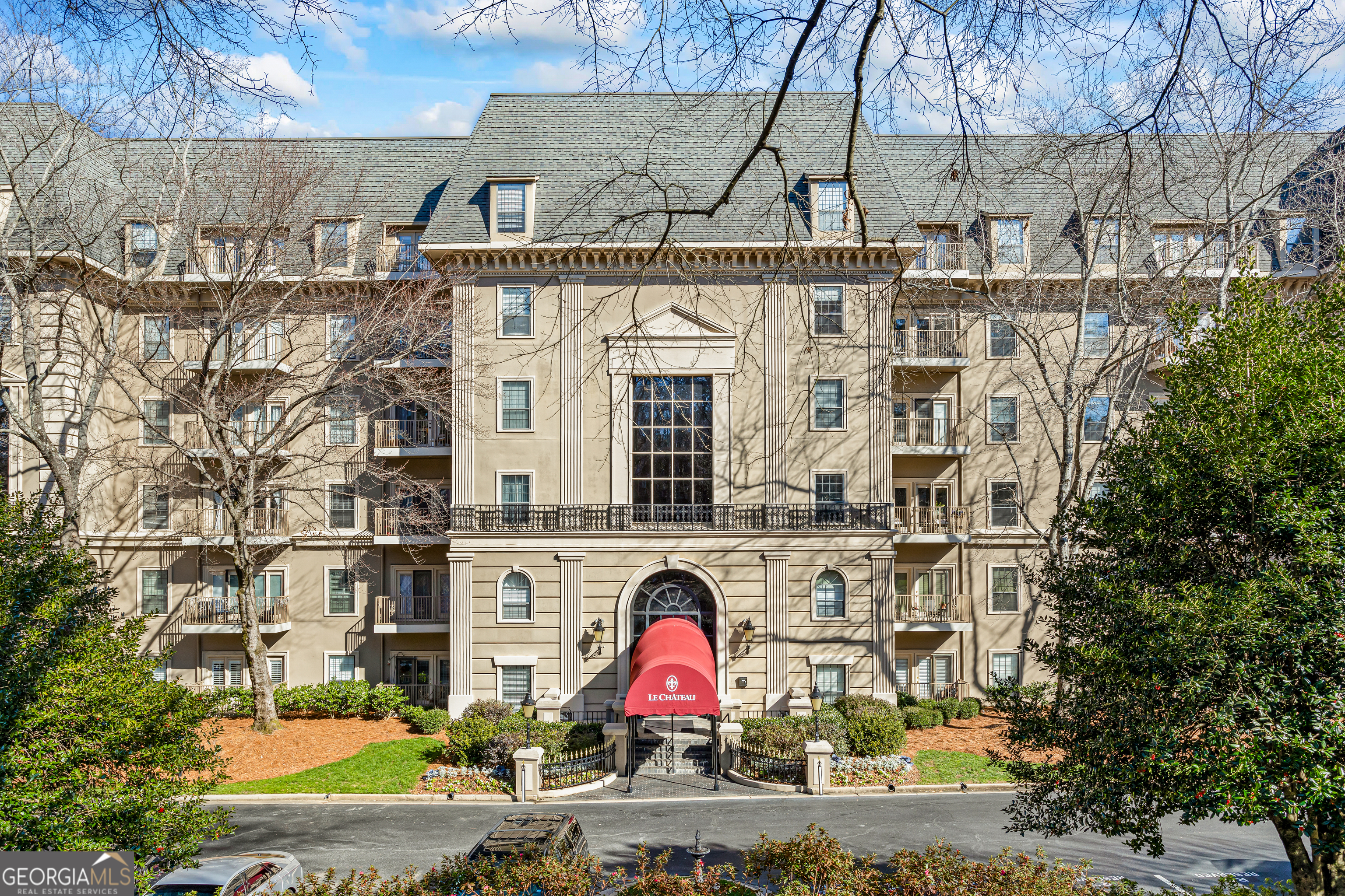 2865 Lenox RD NE 211