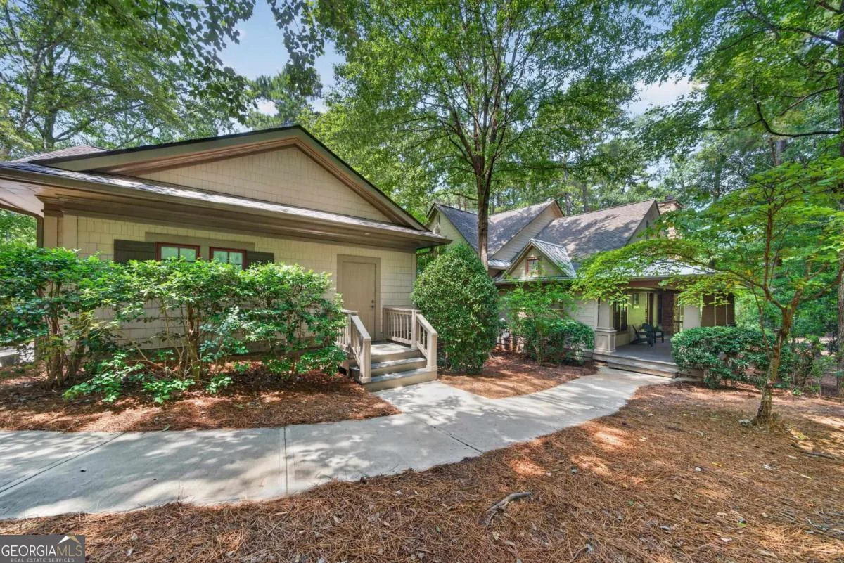 1091 Lockets Trail
