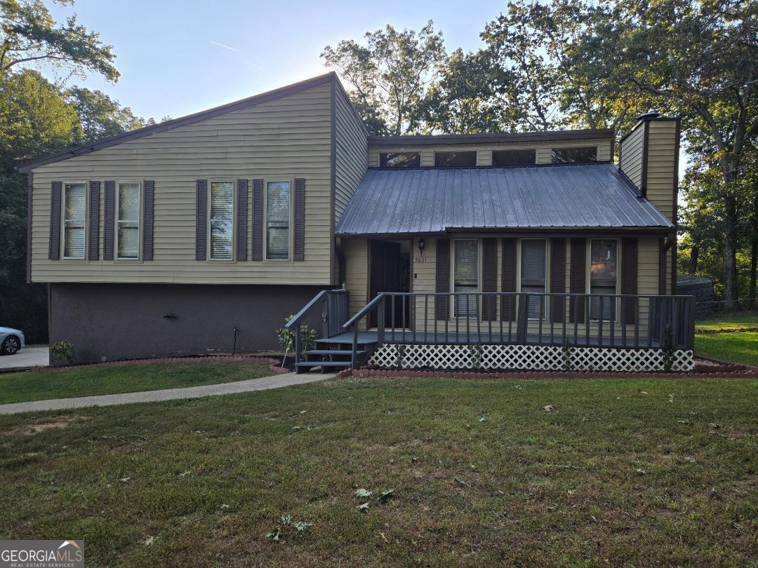 The property is in a cul-de-sac in a quiet neighborhood. It is move in ready. Enjoy the private backyard. The beautiful design of the living area has a cozy fireplace. Close to Kroger and Pulbix. No pets allowed. The shed on the side of the property is not included for use.