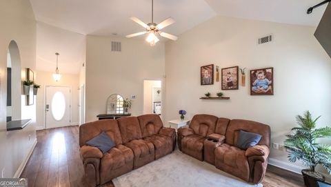 Single Family Residence in Carrollton GA 249 Clara Bell Way 14.jpg