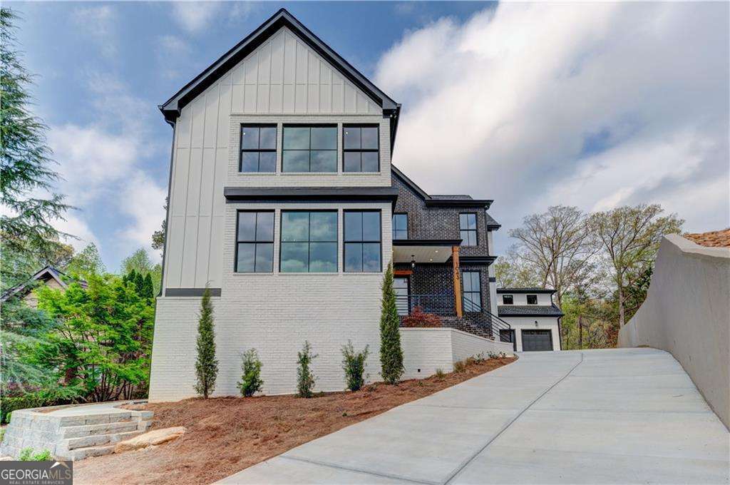 1043 Highland Village TRL