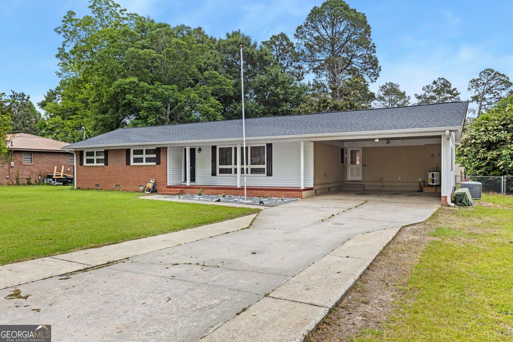 Photo of 820 Glenwood Avenue, Perry, GA 31069 (MLS # 10758823)