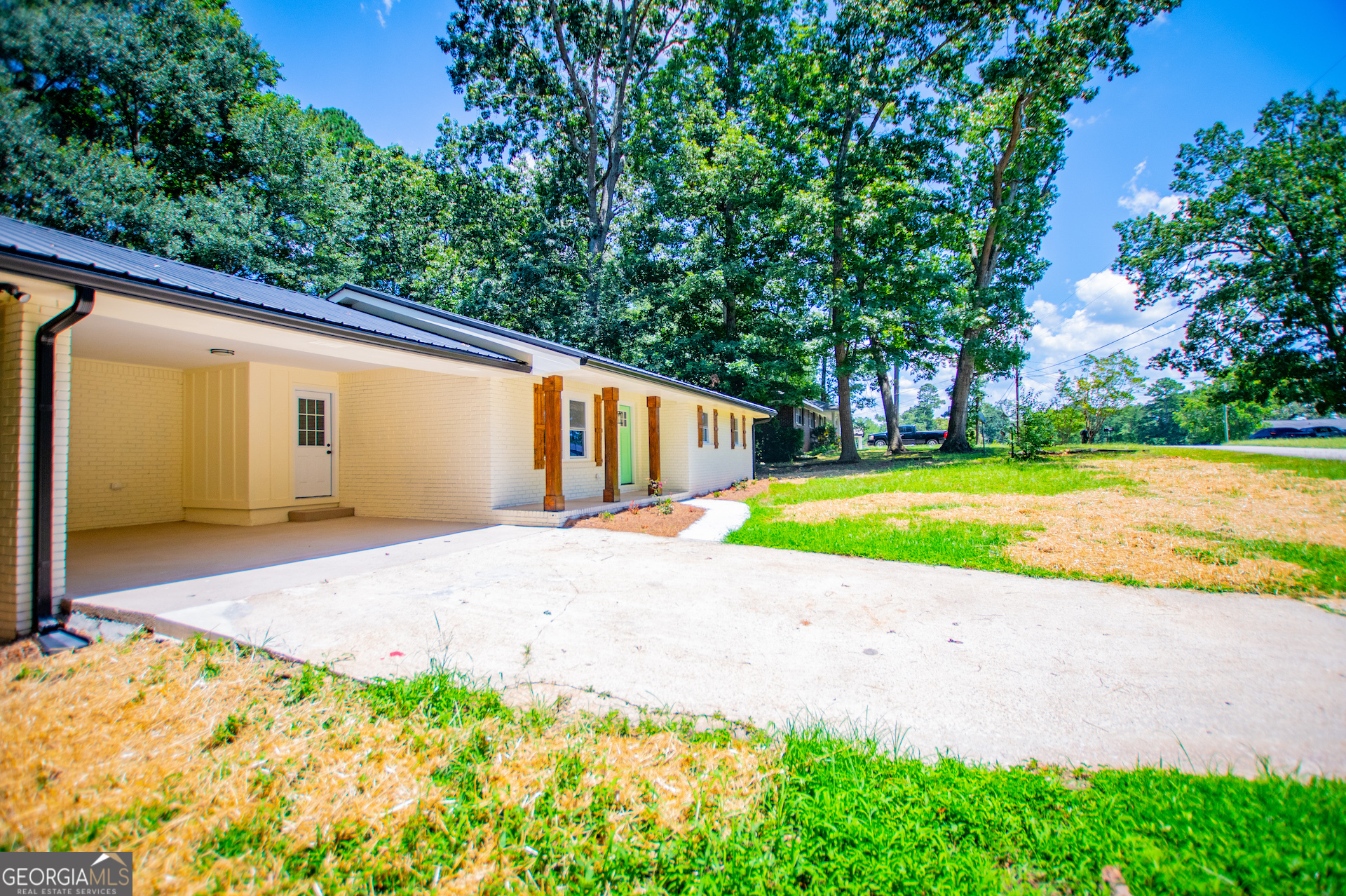 385 W Barbara LN