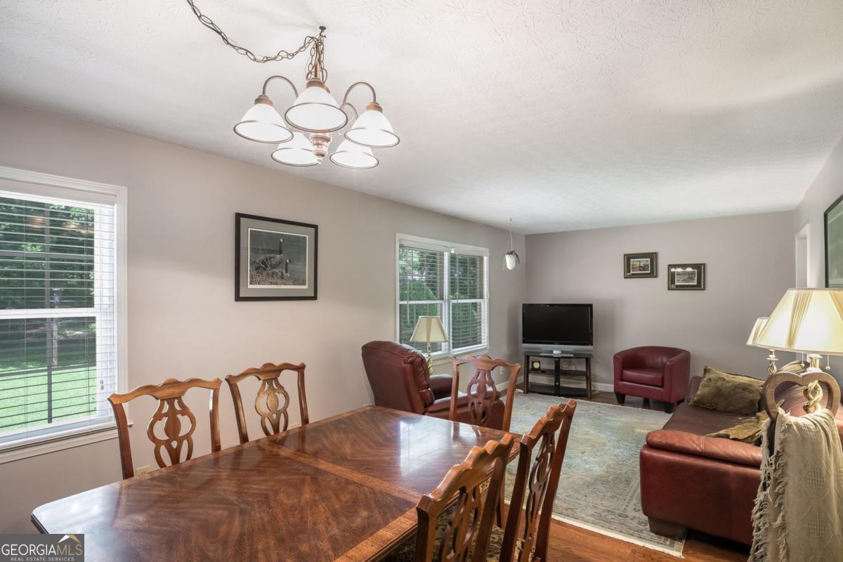3359 Villa LN