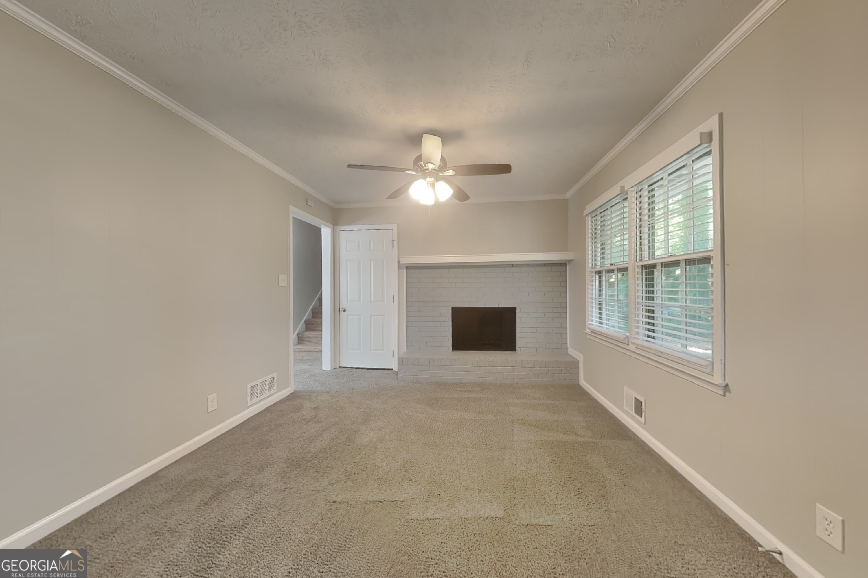 586 Chris CIR