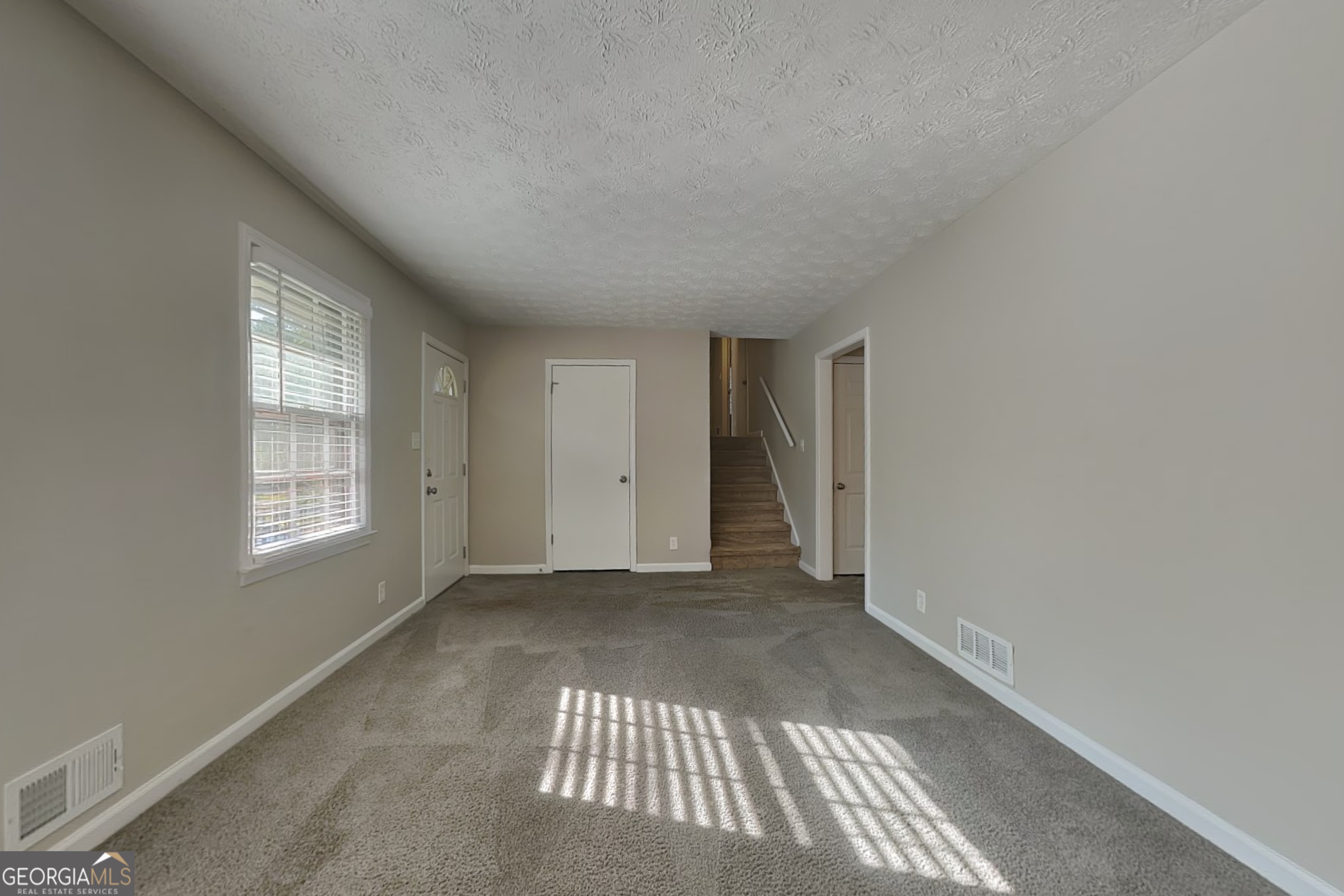 586 Chris CIR