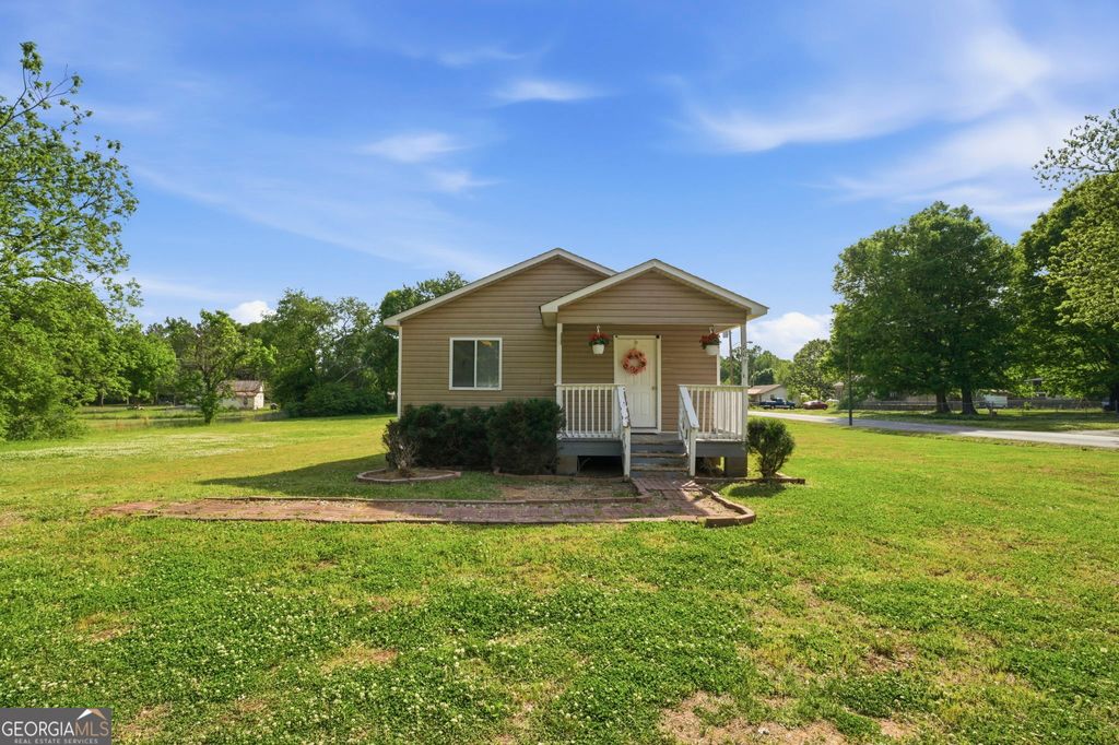 Photo of 607 Thornton Street, La Fayette, GA 30728 (MLS # 10739150)