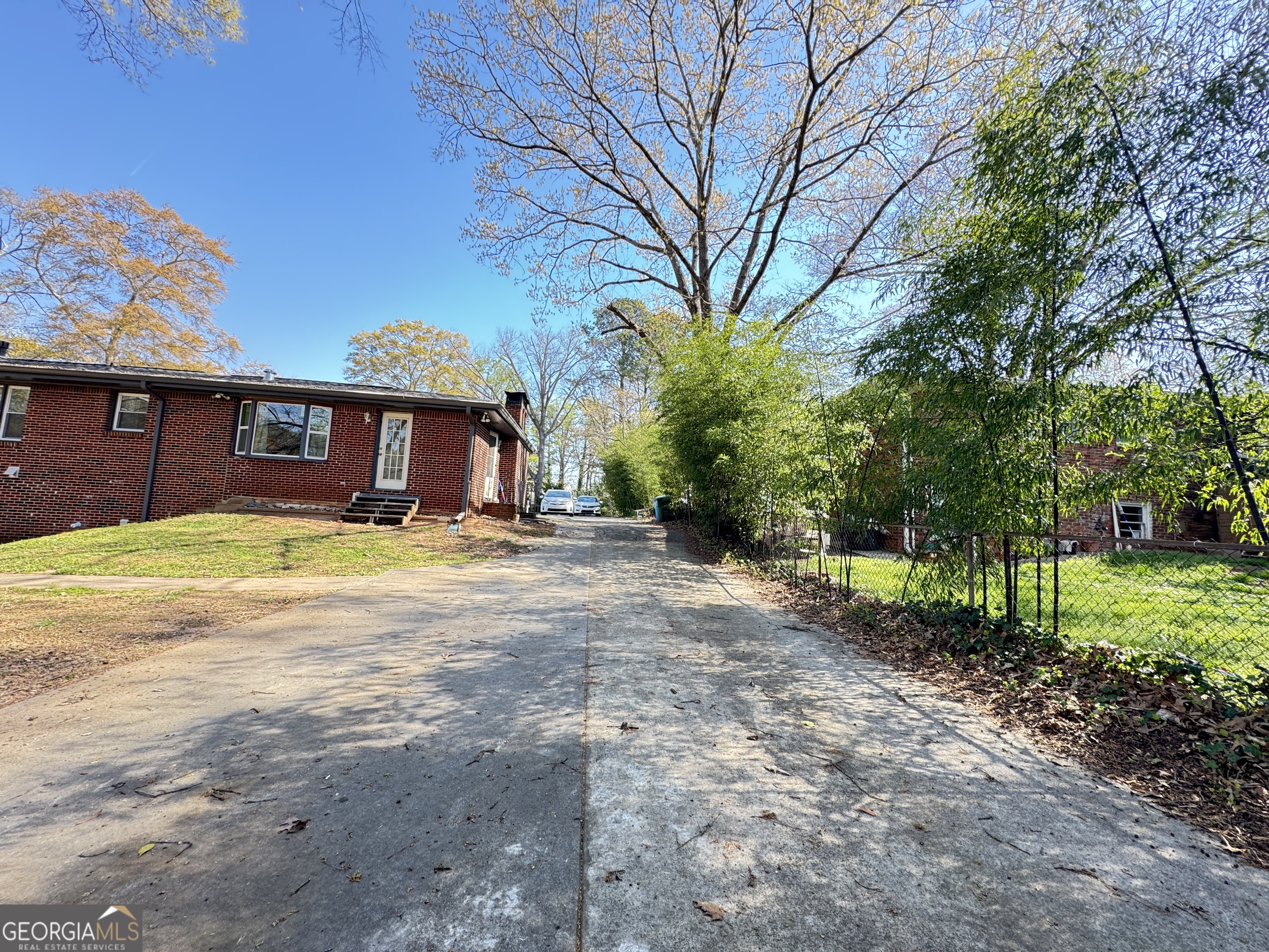 2498 Johnson DR