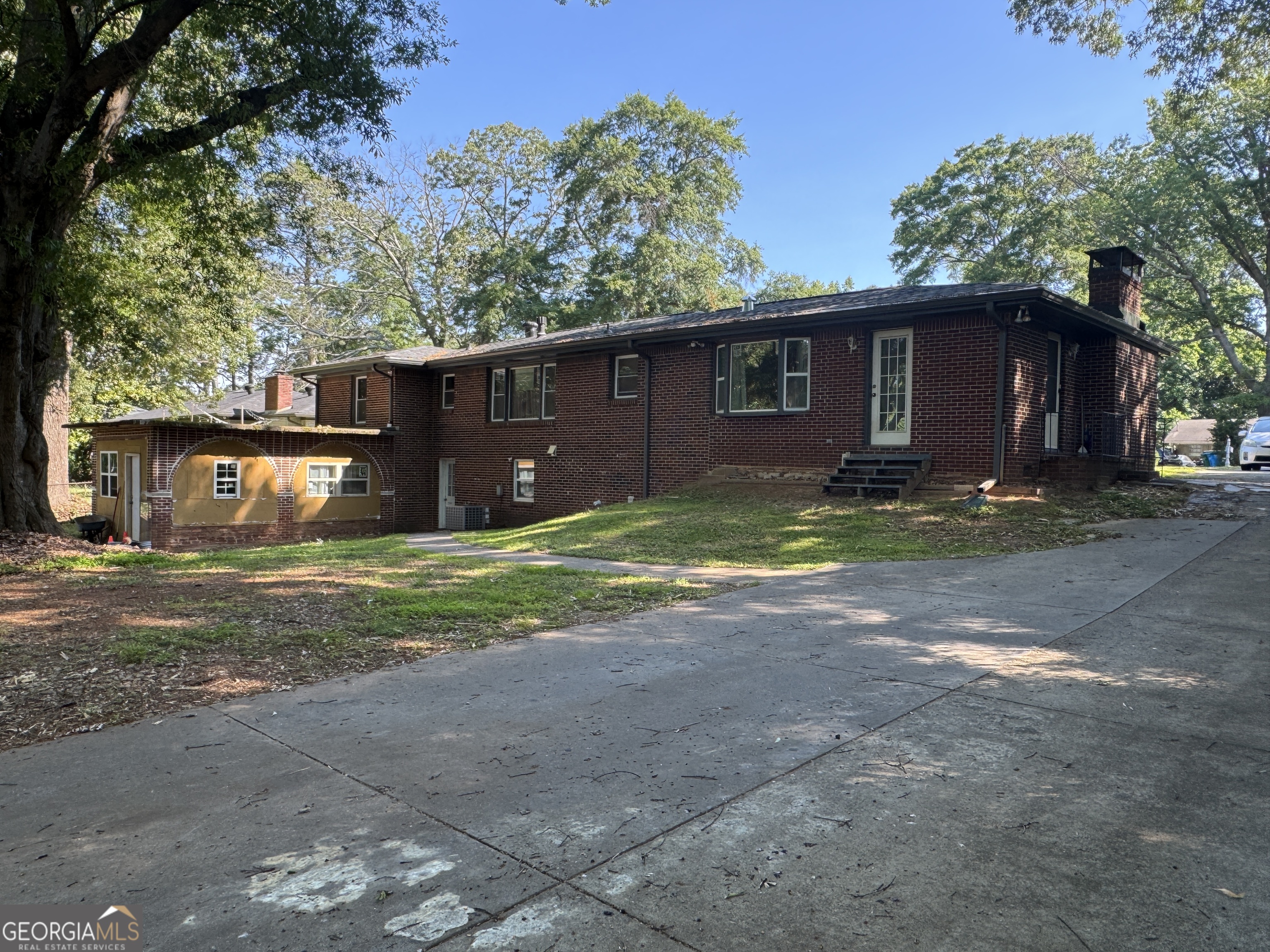 2498 Johnson DR