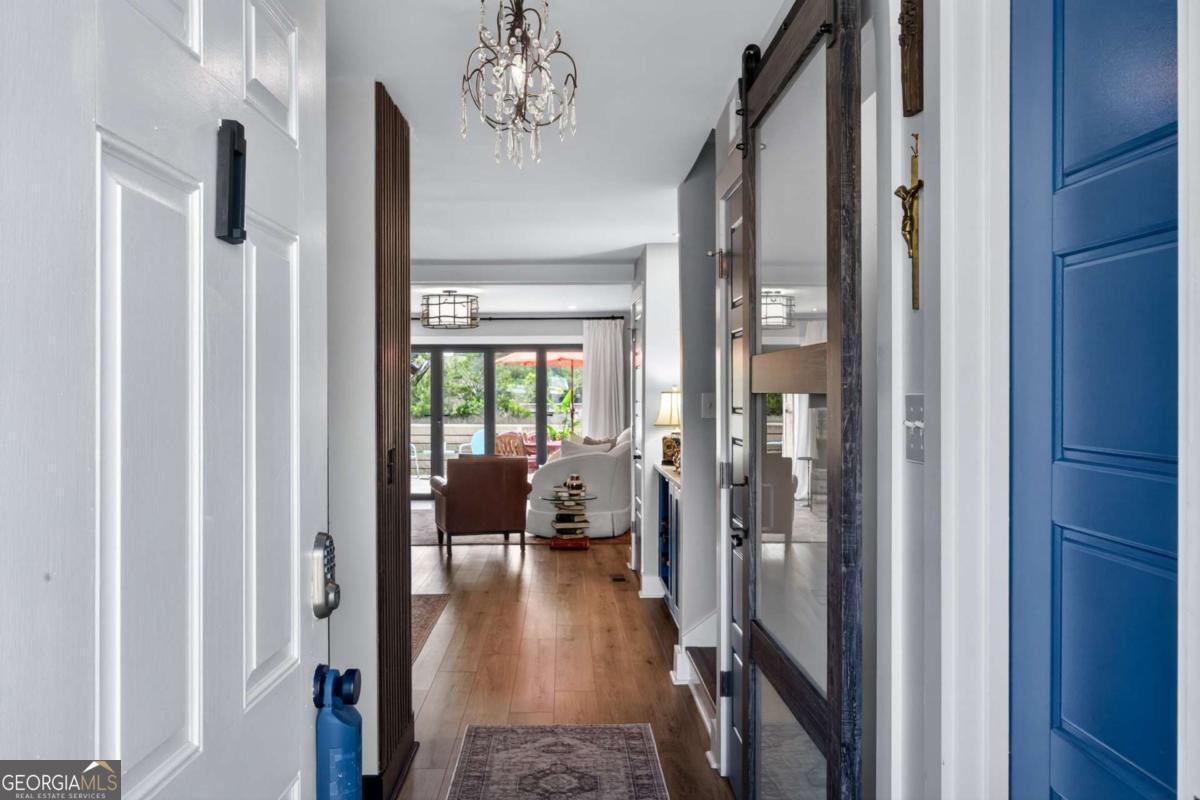 12502 Apache AVE 22