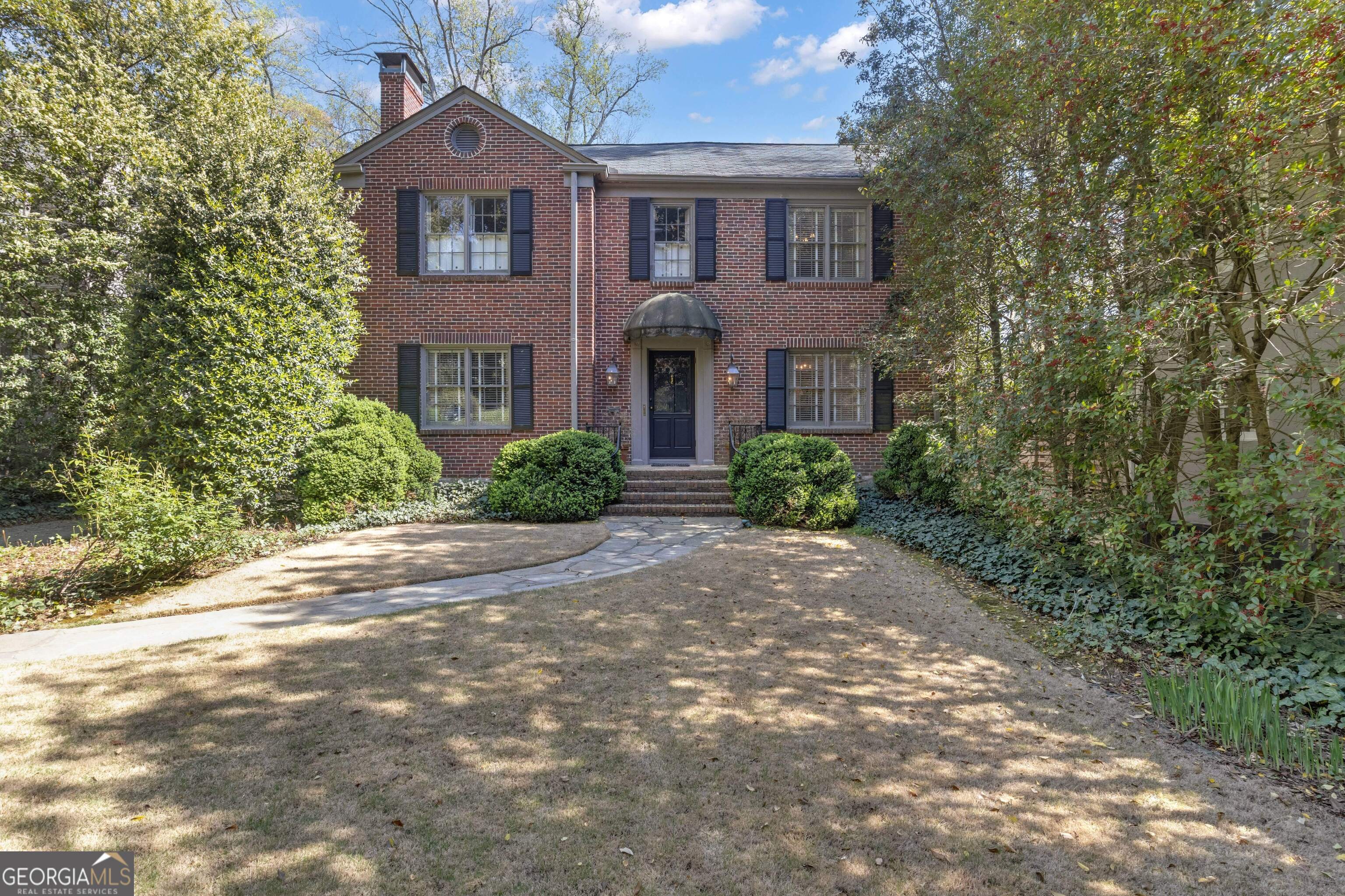 619 E Pelham RD NE