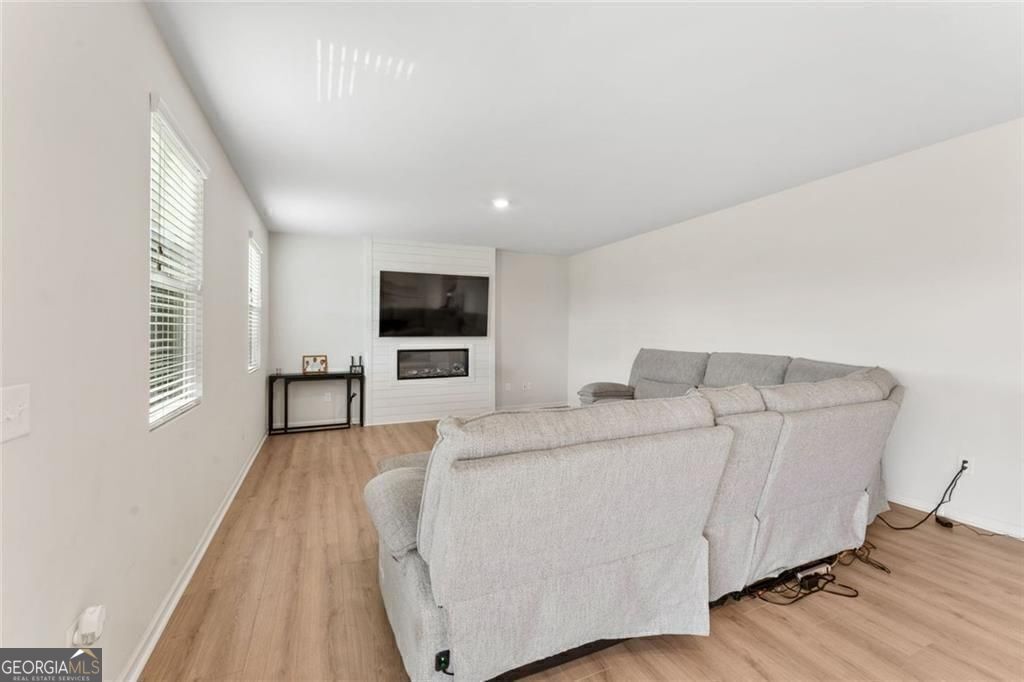 Dallas, Georgia 30132, United States, 5 Bedrooms Bedrooms, ,3 BathroomsBathrooms,Residential,Active,205100