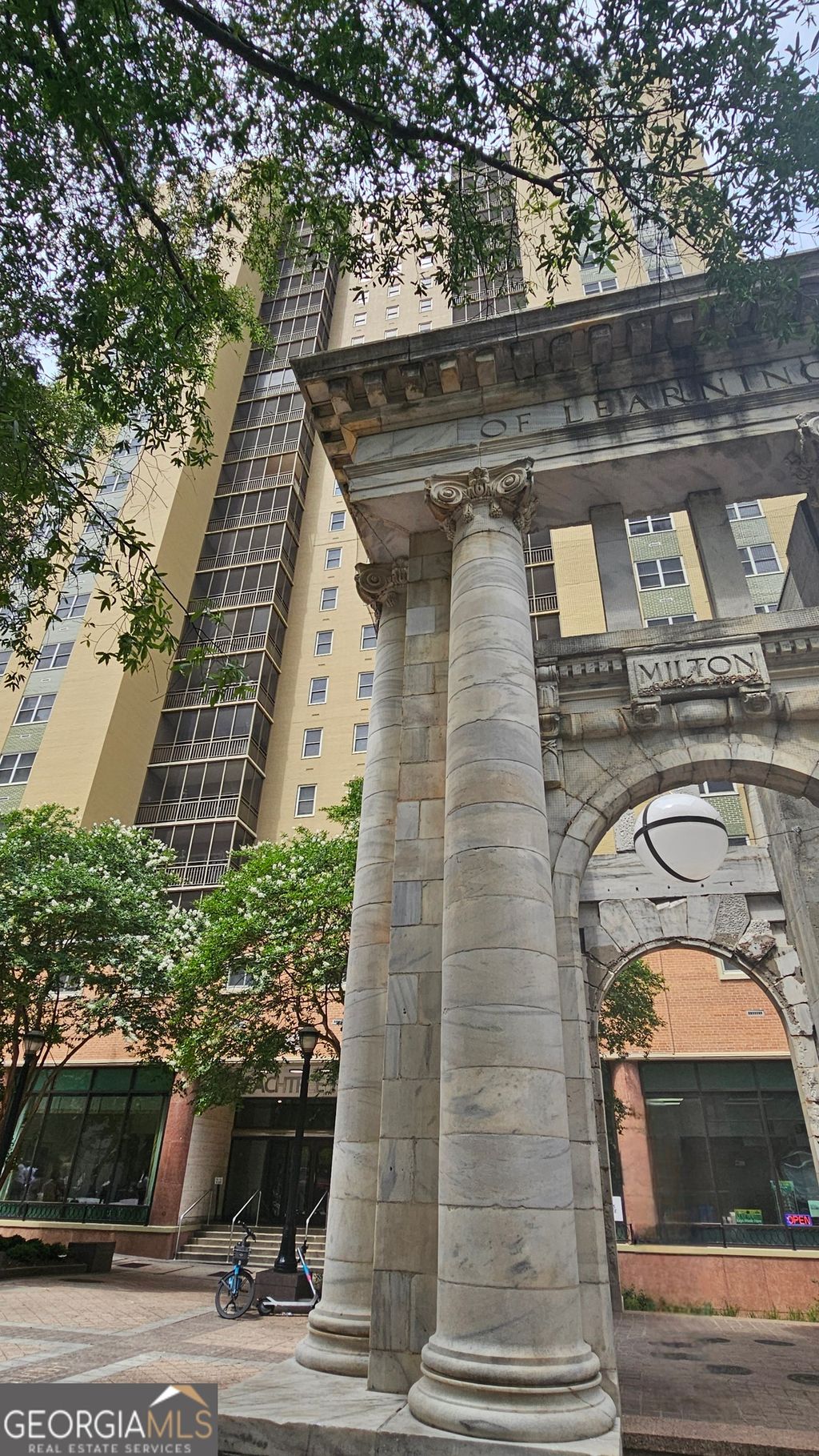 Photo of 300 W Peachtree Street NE #23 F, Atlanta, GA 30332 (MLS # 10733323)