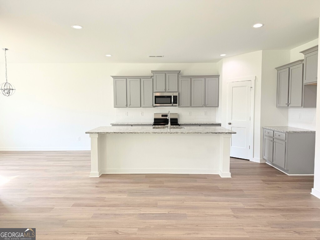240 Westlyn WAY